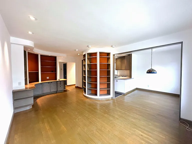 66-05 Dartmouth St #1 — Photo 3