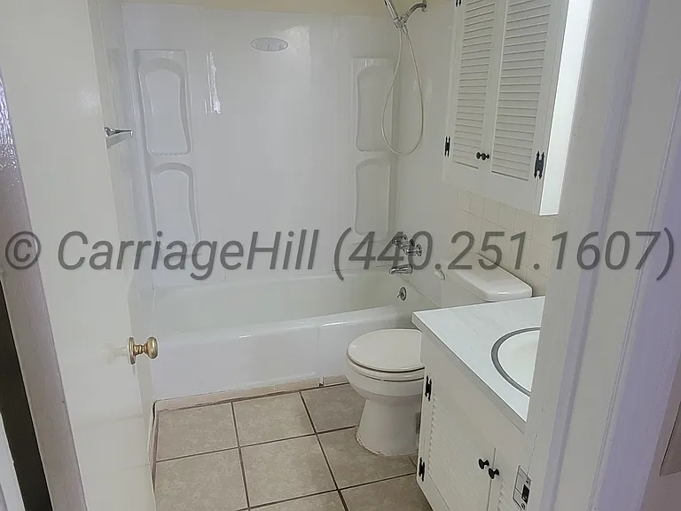 1011 Carriage Hill Dr #2 — Photo 8