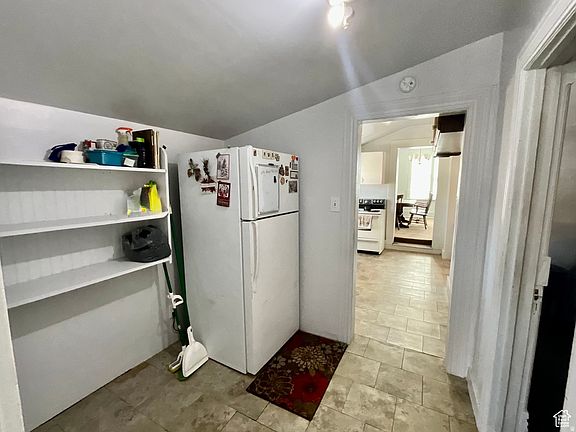 5th image of 495 N Main St