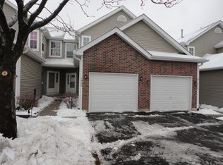 1422 Grandview Ct, Algonquin, IL 60102