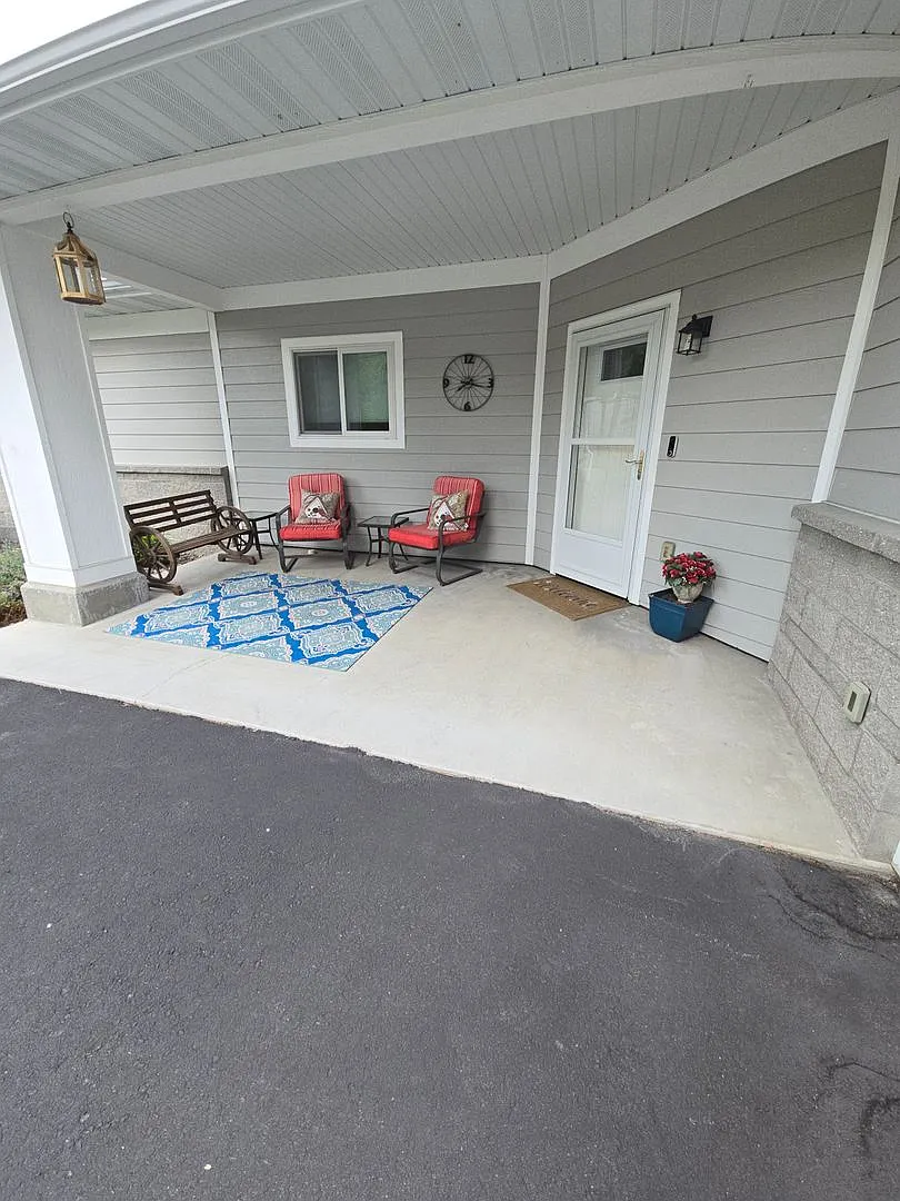 Fully Furnished - Two Bedroom, 2 1/2 Bathroom Condo - Age Restricted 55 Plus Community — Photo 2