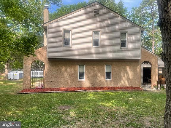 4th image of 7 Carolyn Ln