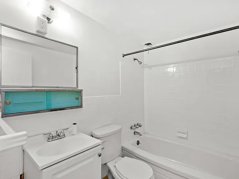 Penn Towers Apartments — Photo 4