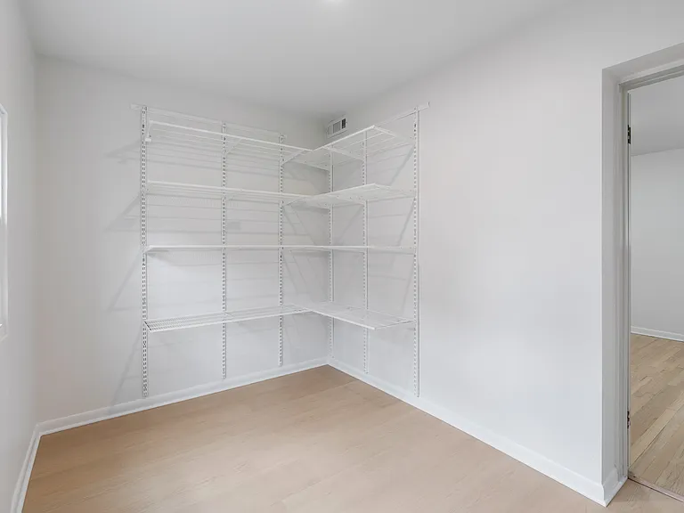 5439 N Artesian Ave #1 — Photo 9