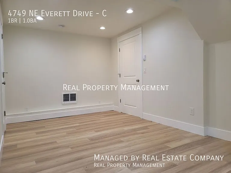 4749 NE Everett Dr #C — Photo 3