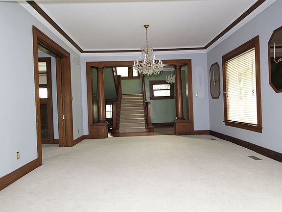 4th image of 800 N Buckeye Ave