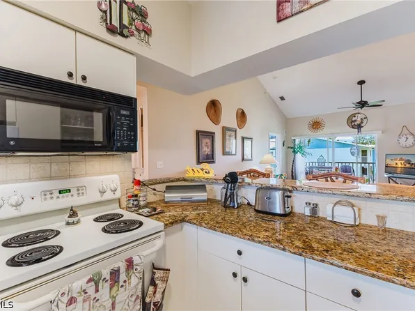 950 Hancock Creek South Blvd APT 423, Cape Coral, FL 33990