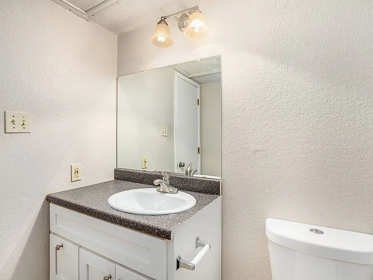 3301 Aurora St #D — Photo 14