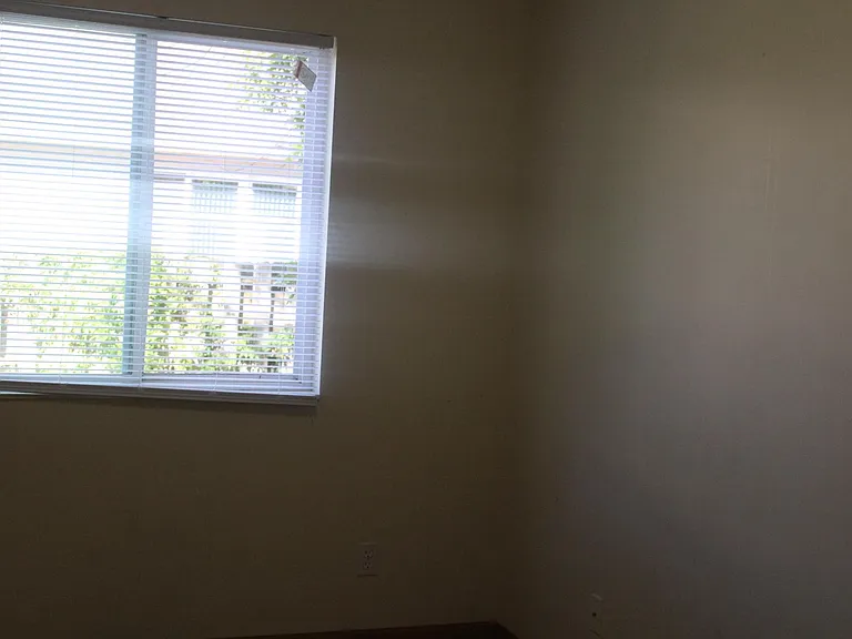 4805 Russell St — Photo 15