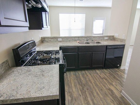 5th image of 11906 Munich Dr