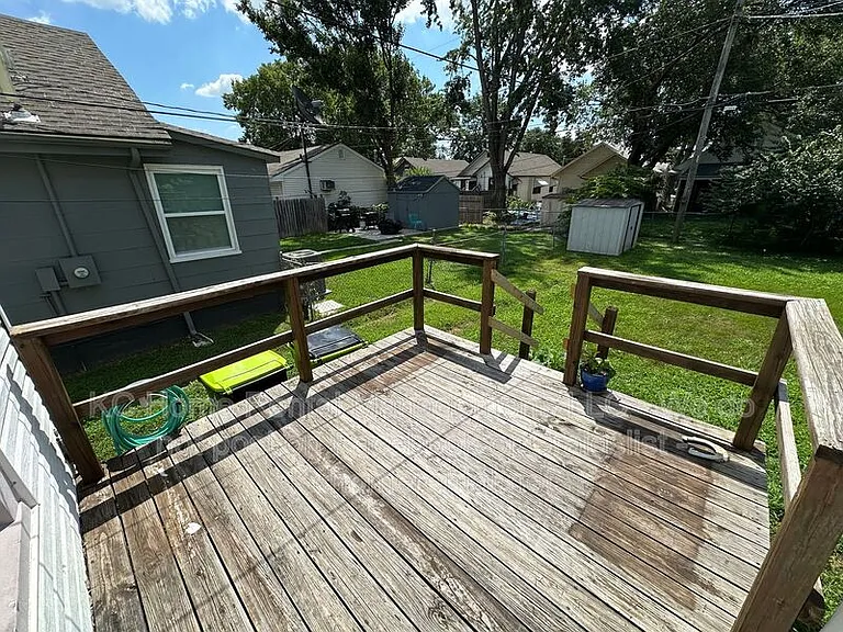 1227 E 22nd Ave — Photo 23