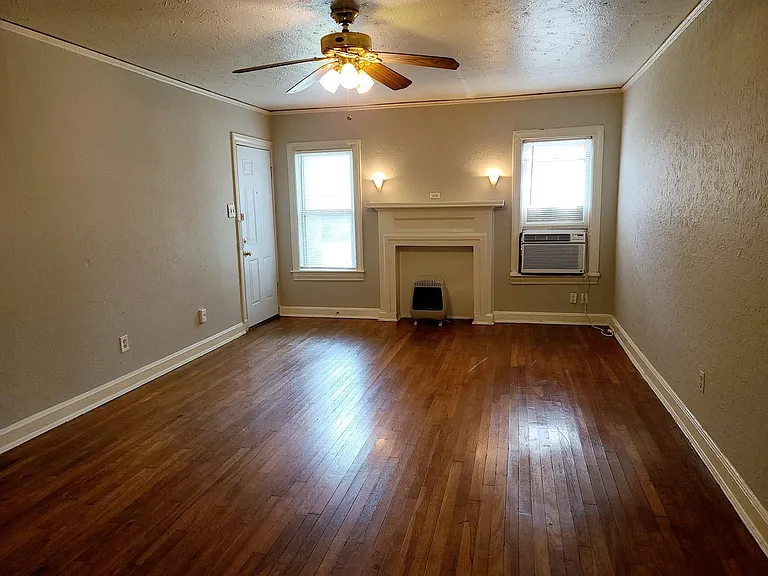 5707 Ross Ave — Photo 2