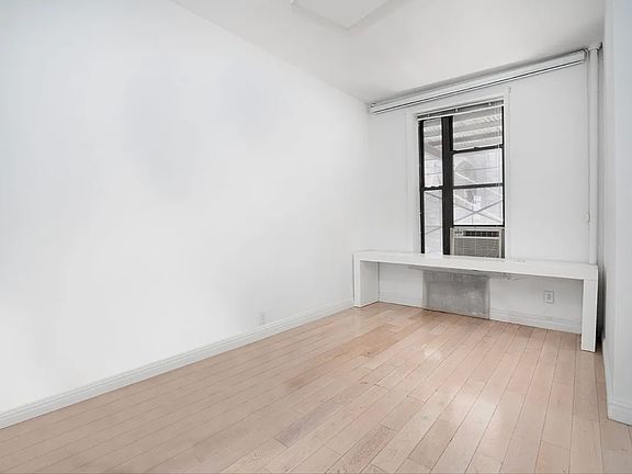 3rd image of 123 E 88th St APT 1A