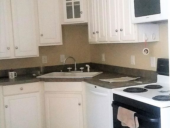 3rd image of 135 E Wilson Ave APT B