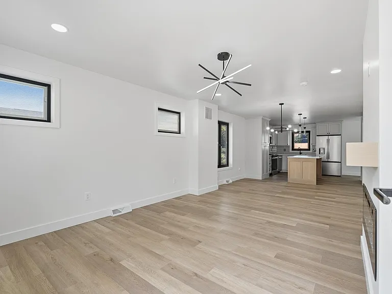 521 Harmony Rd — Photo 28