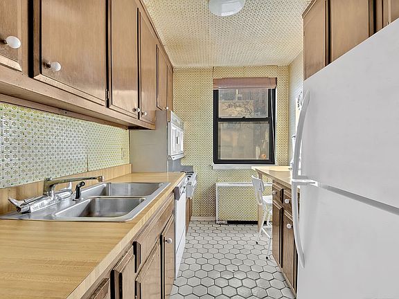 5th image of 420 E 51st St APT 3E