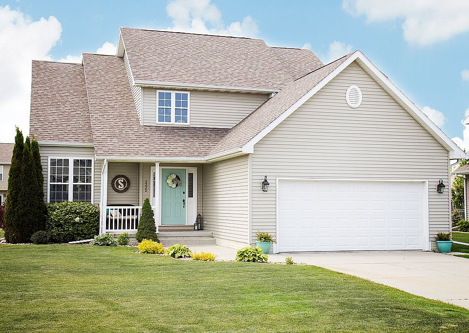 1st image of 2220 SE Prairie Creek Dr