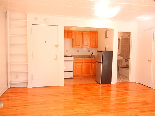 Rented by Brooklyn Heights Real Estate Inc | media 9