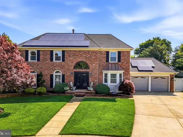 6 Williamsburg Ct, Sewell, NJ 08080