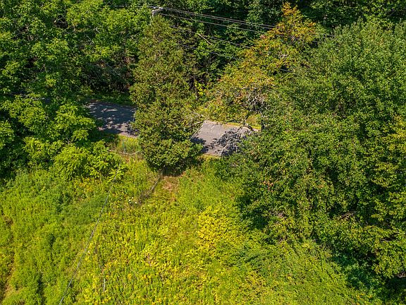 5th image of 450 Molyneaux Road