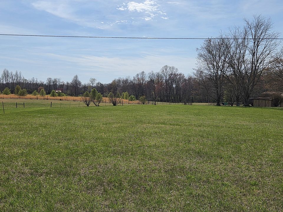 1st image of 195 Ray Cemetery Rd