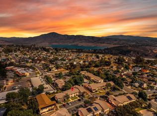 445 Ridgeway Ct, Spring Valley, CA 91977