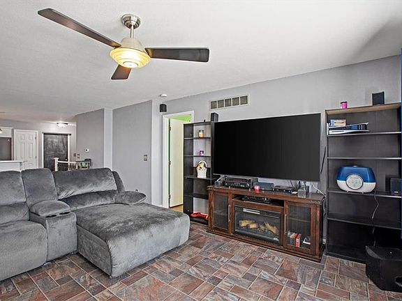 4th image of 126 Joles Dr