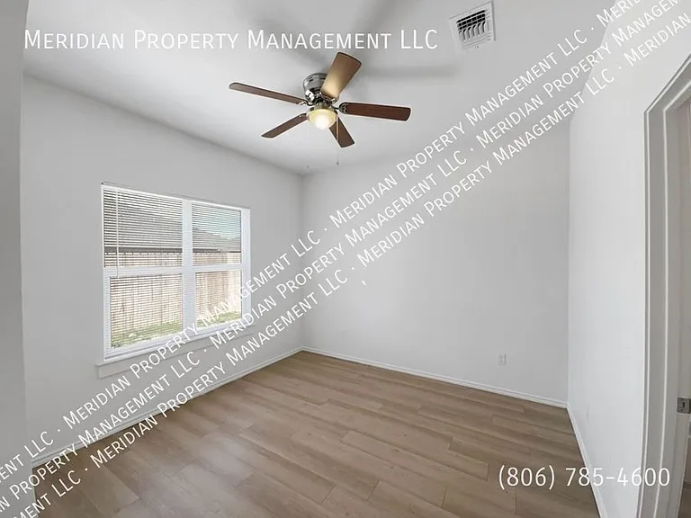 5543 Itasca St #B — Photo 26