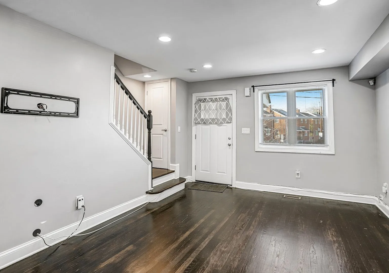 Bright and Beautiful Benning Ridge Abode — Photo 4