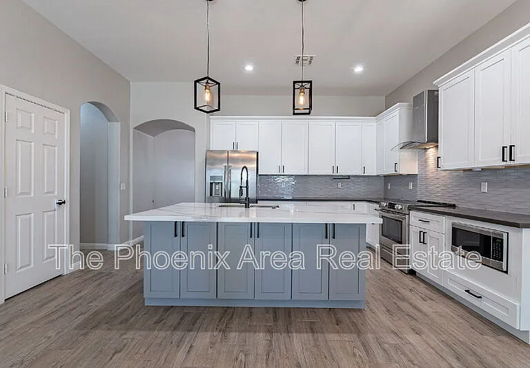 2823 E Tulsa St — Photo 11