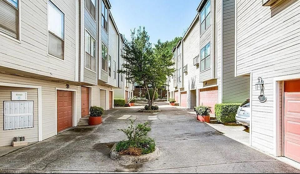 1st image of 5710 Leona Ave APT 10
