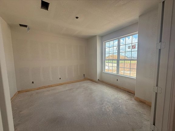 Construction progress - Study