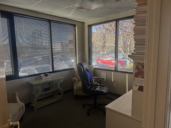 5th image of 2351 Huguenard Dr #300