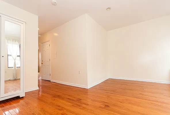 Rented by Twyford Real Estate | media 26