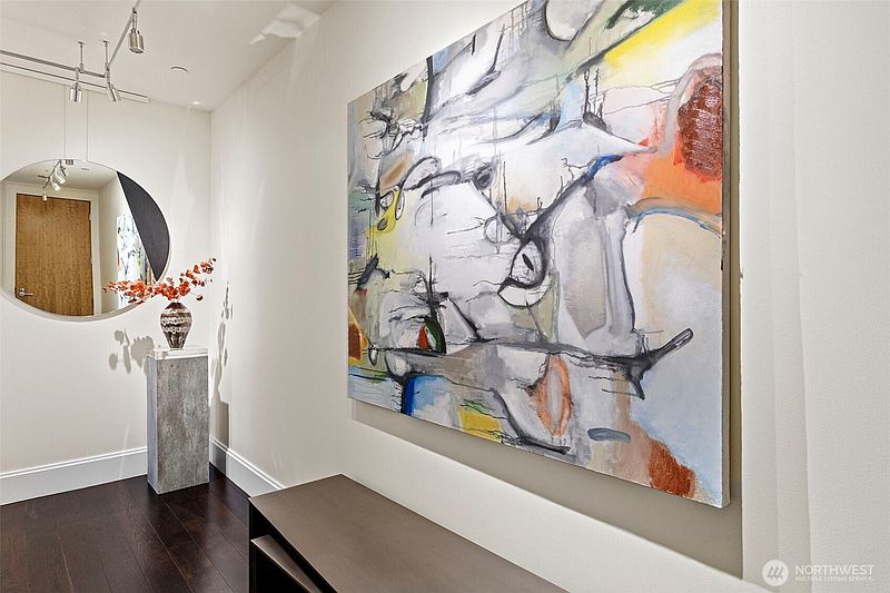5th image of 1521 2nd Avenue #802