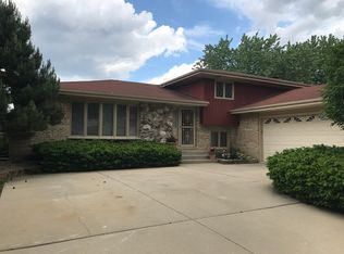 2012 Harper Rd, Darien, IL 60561