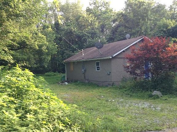 2nd image of 4495 Wyandotte Dr