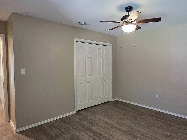 523 Clearfield Dr — Photo 15