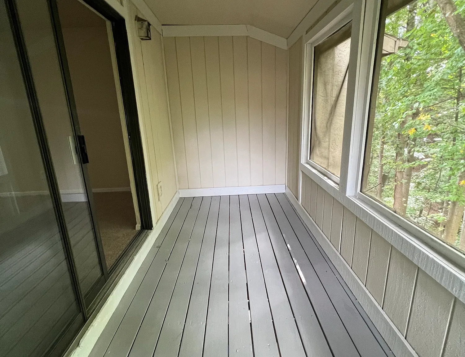Nicely Managed Apt/Condo Community — Photo 4