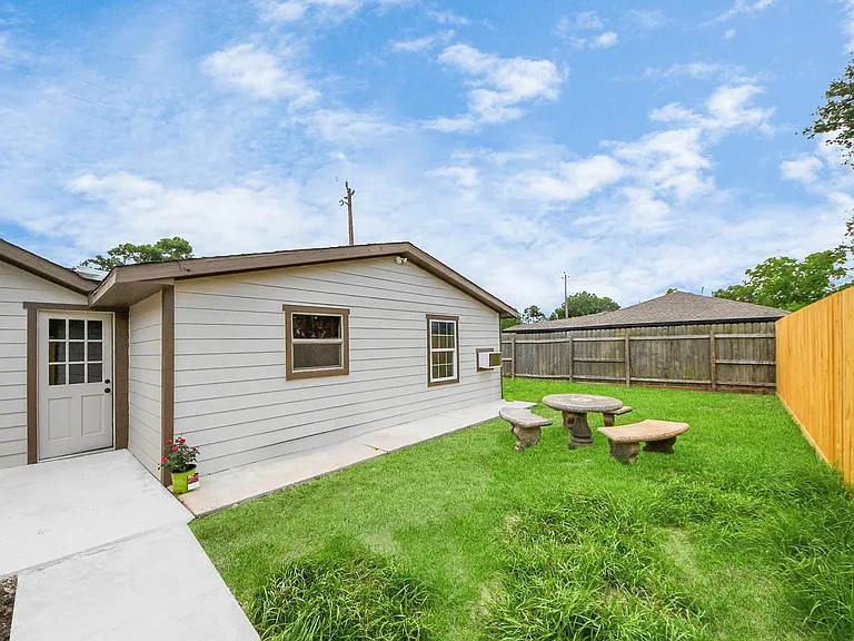 5903 Belneath St #B — Photo 11