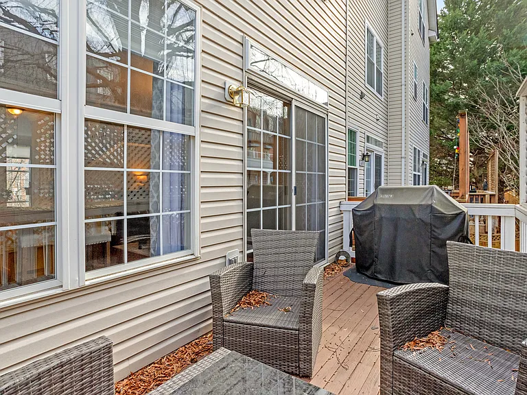 141 Martin Ln — Photo 21