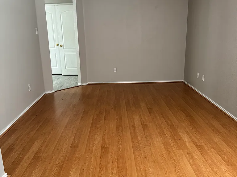 913 Larkspur Dr — Photo 12