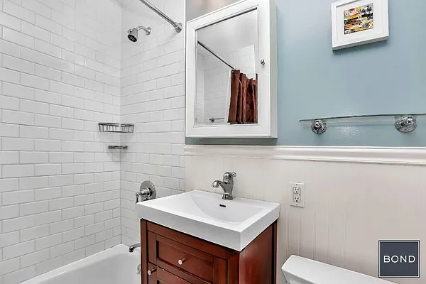 Sold by Bond New York | media 10