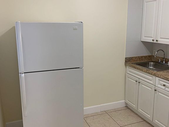 4th image of 1001 NW 62nd St APT 26