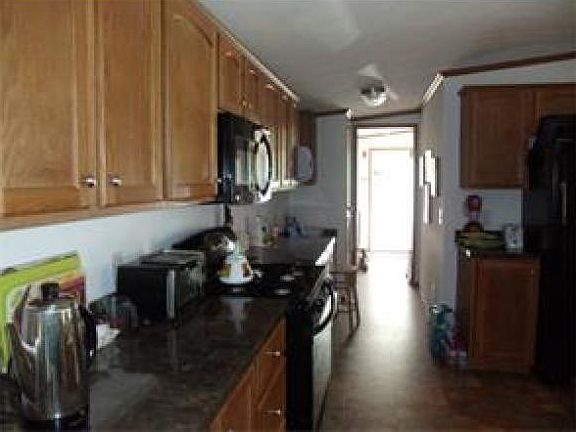 5th image of 21 Willow Dr