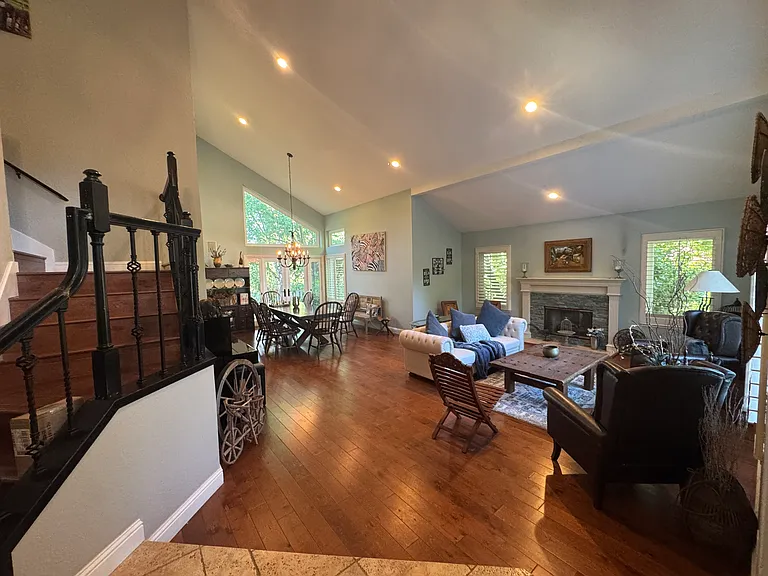 3726 Deer Trail Ct — Photo 4