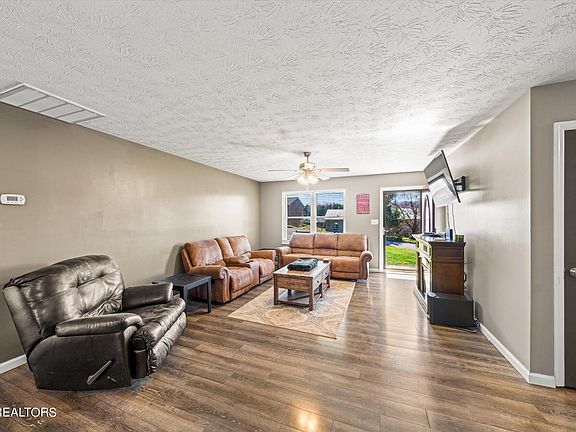 5th image of 711 Genesis Ln