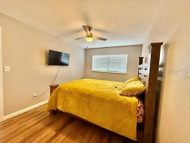 2 bed, 1.0 bath, 1128 sqft, $1,650 — Photo 3