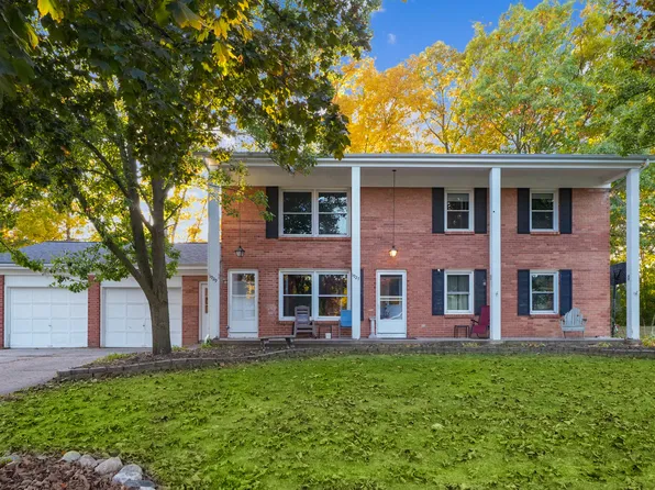 1929 Observatory Ave SE, Kentwood, MI 49546