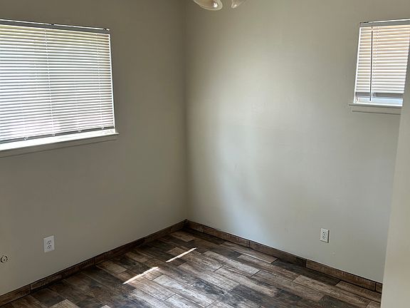4th image of 25201 Lehigh St